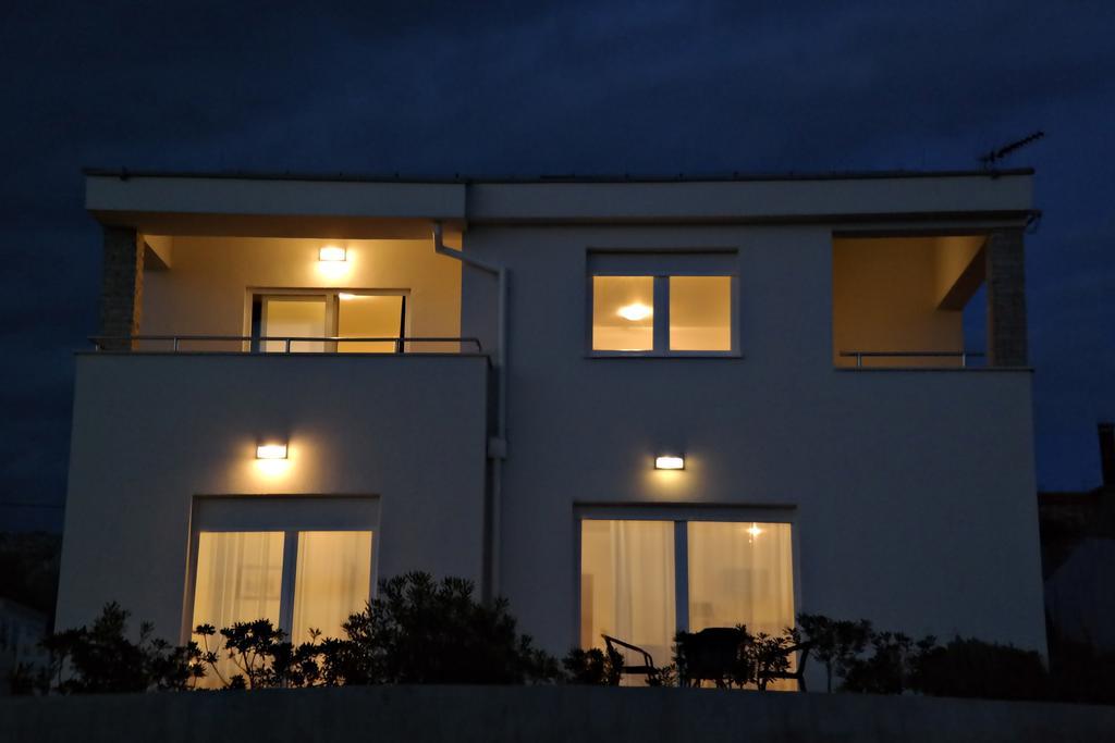 House Natali 70M From The Beach - Free Ev Top Up ريتنا المظهر الخارجي الصورة
