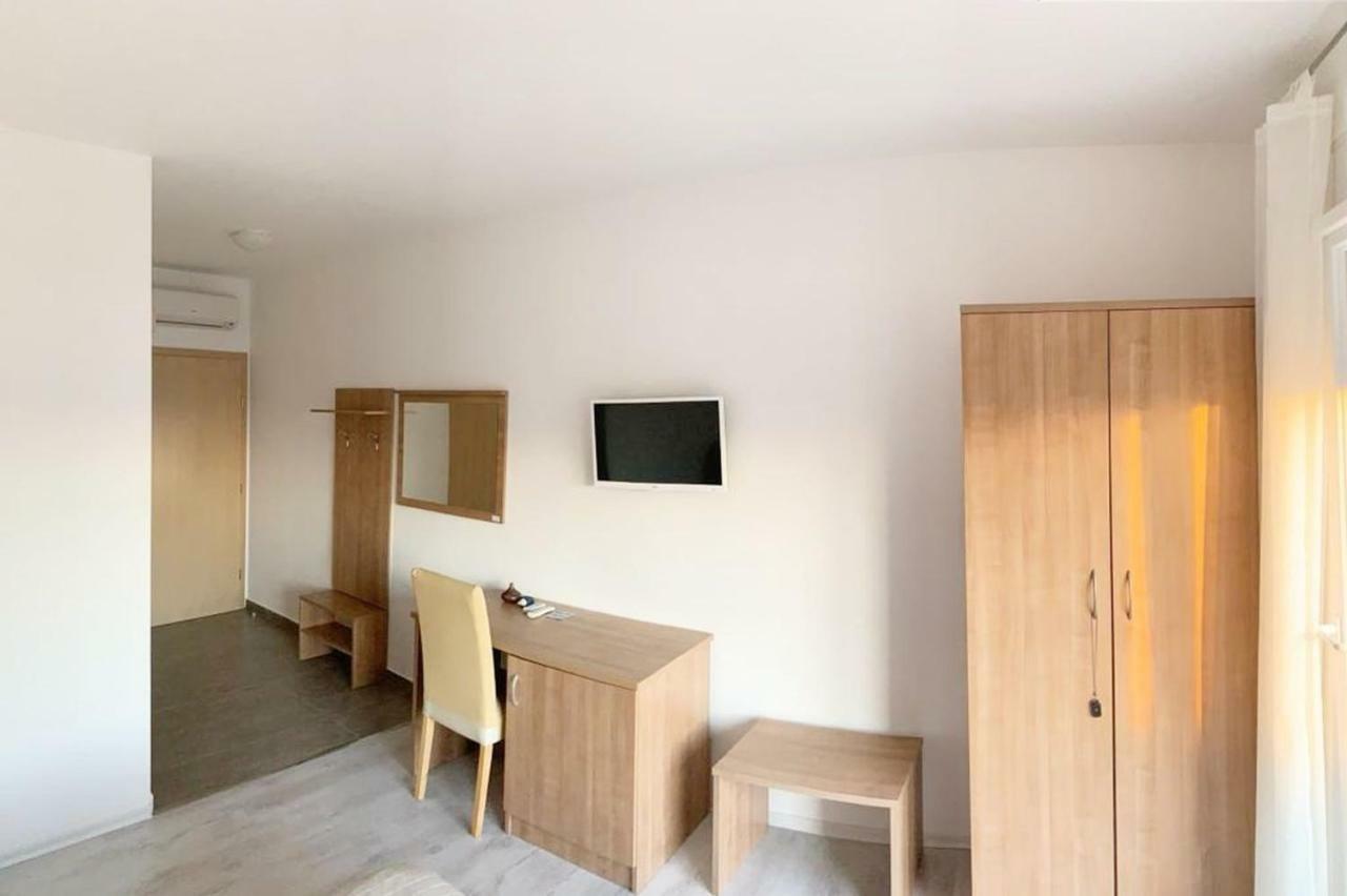 House Natali 70M From The Beach - Free Ev Top Up ريتنا المظهر الخارجي الصورة